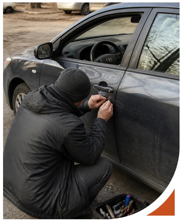 Профессиональное вскрытие автомобиля Тойота без повреждений в Саянске